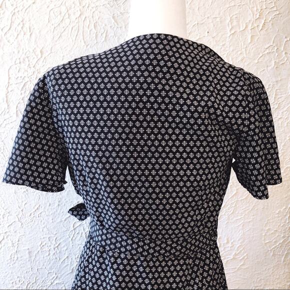 Banana Republic Black Ruffle Hem Print Wrap Dress - Picture 3 of 16